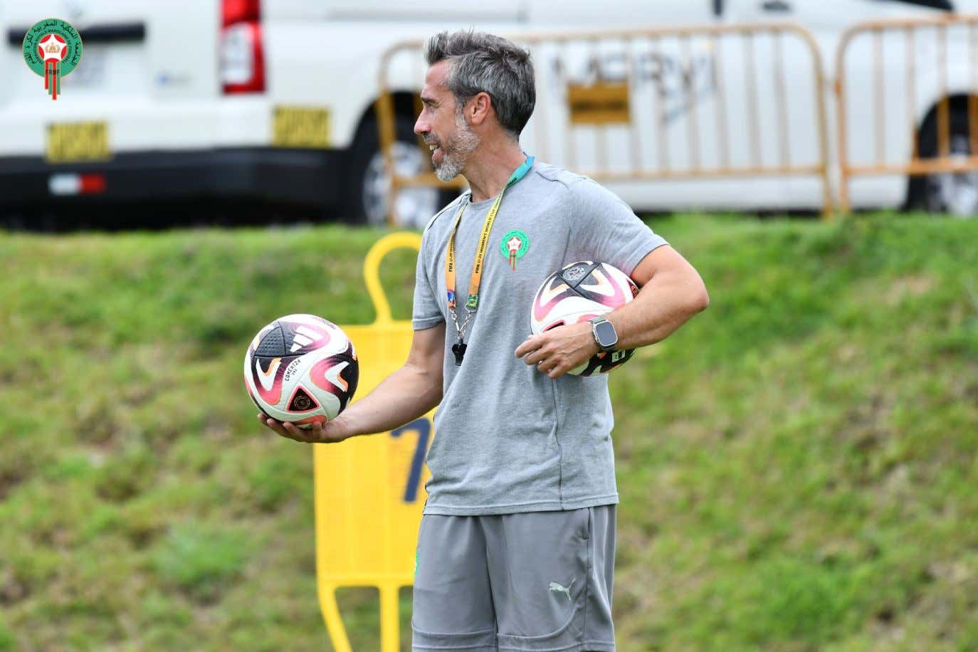 Jorge Vilda, en un entrenamiento con la Sub-20.