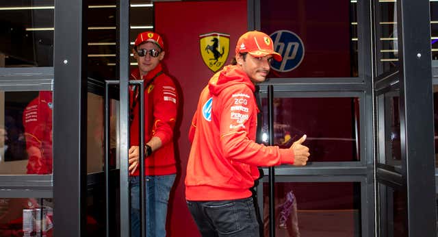 Carlos Sainz quiere salir de Ferrari por todo lo alto: “El Mundial de Constructores es posible si mejoramos rápido”