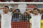 El Sevilla (se) golpea y el Villarreal resiste para acabar coronándose gracias a Ayoze y Diego Conde