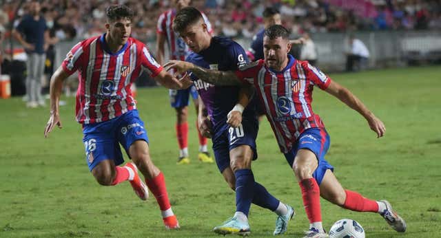 Javi Galán, en la rampa de salida del Atlético de Madrid… con el Galatasaray al acecho