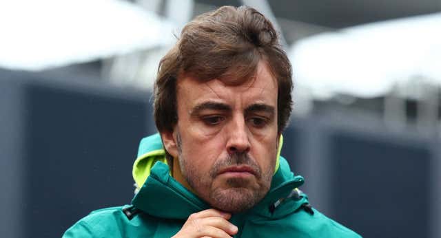 Fernando Alonso se alimenta de su “suerte” y magia para imponerse a un “fin de semana regulín”