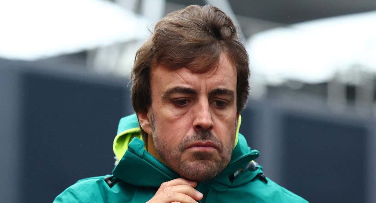 Fernando Alonso, en el paddock de los Países Bajos.