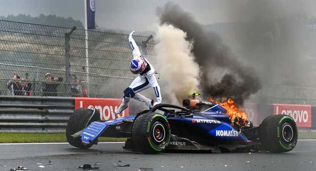 Susto en Zandvoort: Logan Sargeant incendia su coche y le cuesta casi dos millones a Williams.