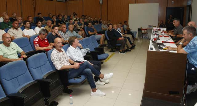 La mayoría de los entrenadores reniegan del cambio de reglas que impondrá la RFEF