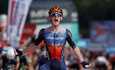 El irlandés Eddie Dunbar sorprende y se lleva la victoria en La Vuelta
