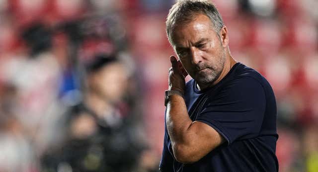 Flick alertó en el descanso sobre el 20% que le faltaba al Barça: “En esta atmósfera no es posible ganar así”