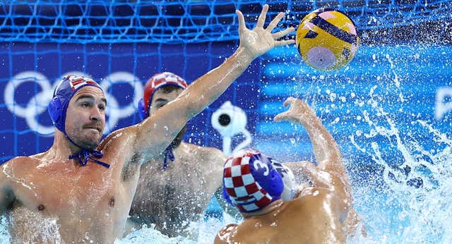 Qué profundidad tienen las piscinas de waterpolo