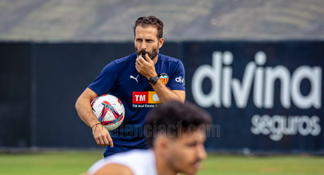 Así fue la última hora de los fichajes del Valencia: altas y bajas mercado 24/25