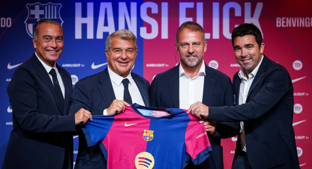 Los vaivenes de Laporta y Deco dejan a Flick una plantilla descompensada