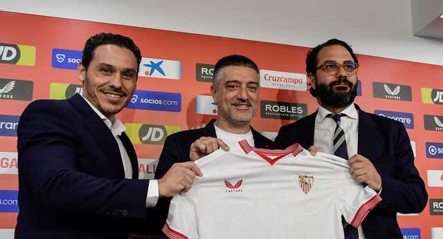 Así fue el cierre de mercado de fichajes 24/25 del Sevilla FC: altas y bajas