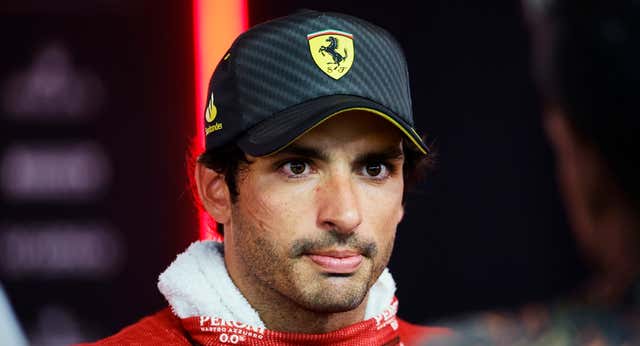 Carlos Sainz promete lucha con Charles Leclerc: “Parece que solo miráis a mi compañero”