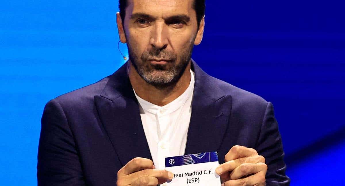 Buffon sacó la bola del Real Madrid.