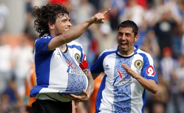 Tote celebra un gol con el Hércules.