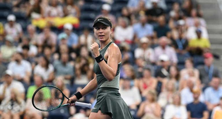 Paula Badosa, durante su partido ante la china Wang en los octavos del US Open.