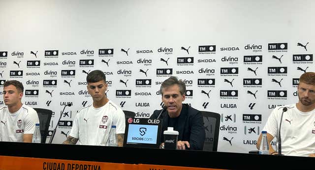 El Valencia se marca como objetivo no bajar, pero nadie explica la gestión de Lim: «No tengo que decir yo por qué actúa así»