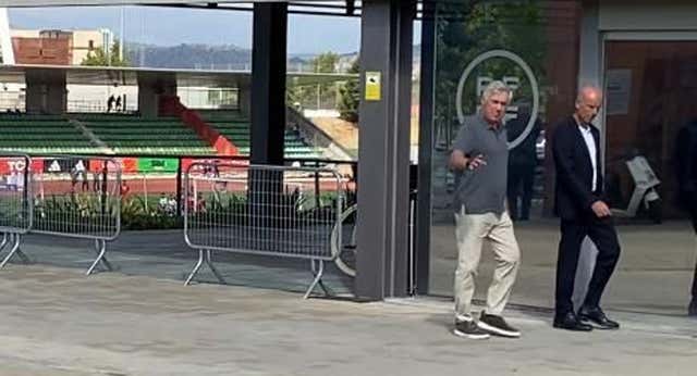 Ancelotti, a la salida del encuentro de entrenadores en la RFEF: «Mañana hay una reunión importante con la Liga… vamos a ver»