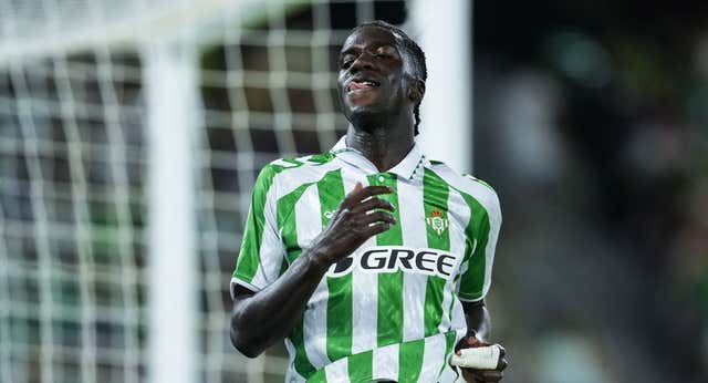 Dos movidos cierres de mercado, negociaciones de última hora y Assane Diao sigue en el Betis