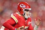 Los Chiefs de Patrick Mahomes ponen la directa al tercer anillo bajo la atenta mirada de Taylor Swift... y salvados por un dedo