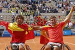 Martín de la Puente y Dani Caverzaschi dan a España la primera medalla de tenis en silla