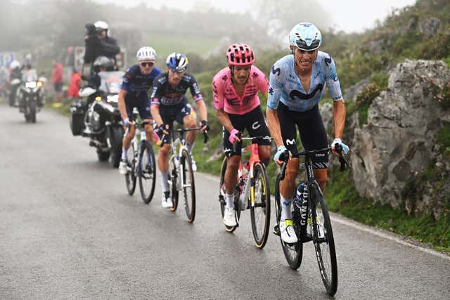 Tres hombres para dos peldaños en la última crono de La Vuelta