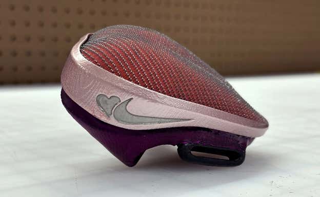 Los guantes de la paralímpica Tatyana McFadden.  NIKE