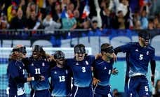 La selección francesa de fútbol para ciegos se proclama campeona paralímpica a los pies de la Torre Eiffel