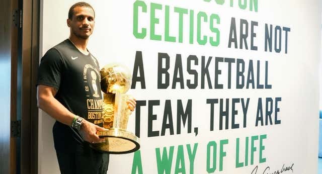 Joe Mazzulla, entrenador de los Celtics, pasa al ataque: “No me gusta la expresión defender el título”