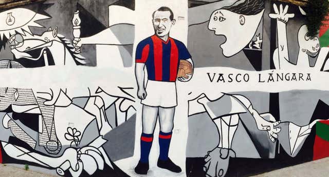 Muniain resucita la historia de los vascos que le abrieron camino en plena Guerra Civil: ‘San Lorenzo acogió a mi padre, se me ha removido todo’