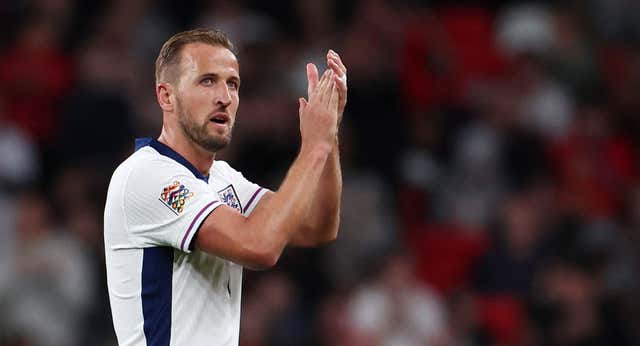 Kane celebra con doblete su centenario