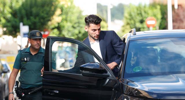 Rafa Mir llamó a una de las víctimas para que le dijera a su amiga que no le denunciara