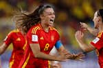 Jone Amezaga y Silvia Lloris rompieron la maldición de cara a portería para remontar y llevar a España a los cuartos de final