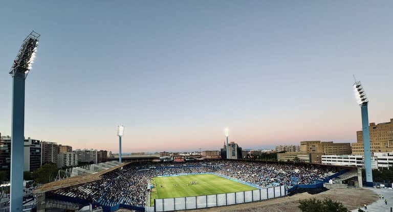 Imagen de la Romareda, con las obras del Gol Sur, desde la casa de Elías Torres.