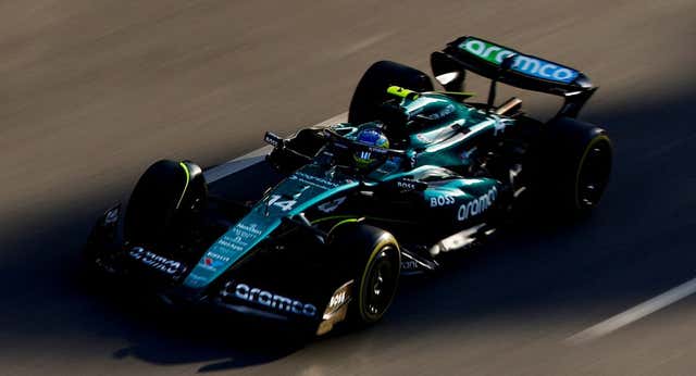 Los primeros entrenamientos de Bakú despistan a Fernando Alonso: «No sabemos qué dirección tomar»