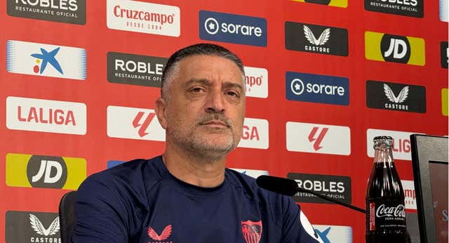 García Pimienta asume la presión… pero sólo deportiva: “Las manifestaciones no dependen de nosotros”