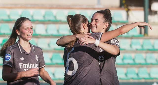 Un Real Madrid de ilusión y goles mantiene el pulso por el liderato con el Barça