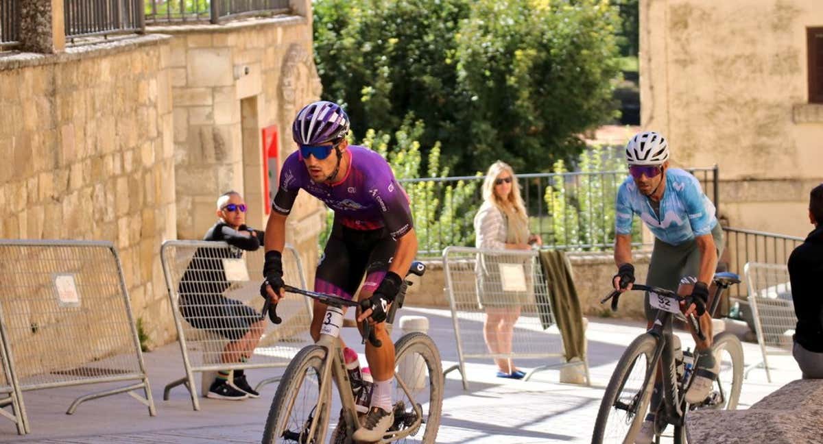Díaz Gallego, en un momento de la prueba por delante de Alejandro Valverde.