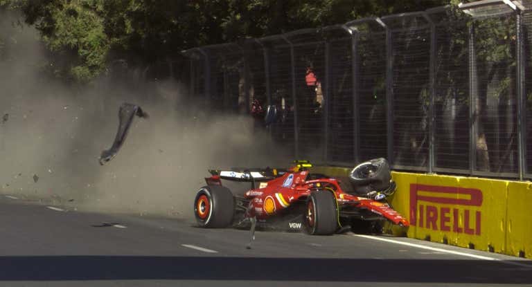 Carlos Sainz y checo Pérez, contra el muro.