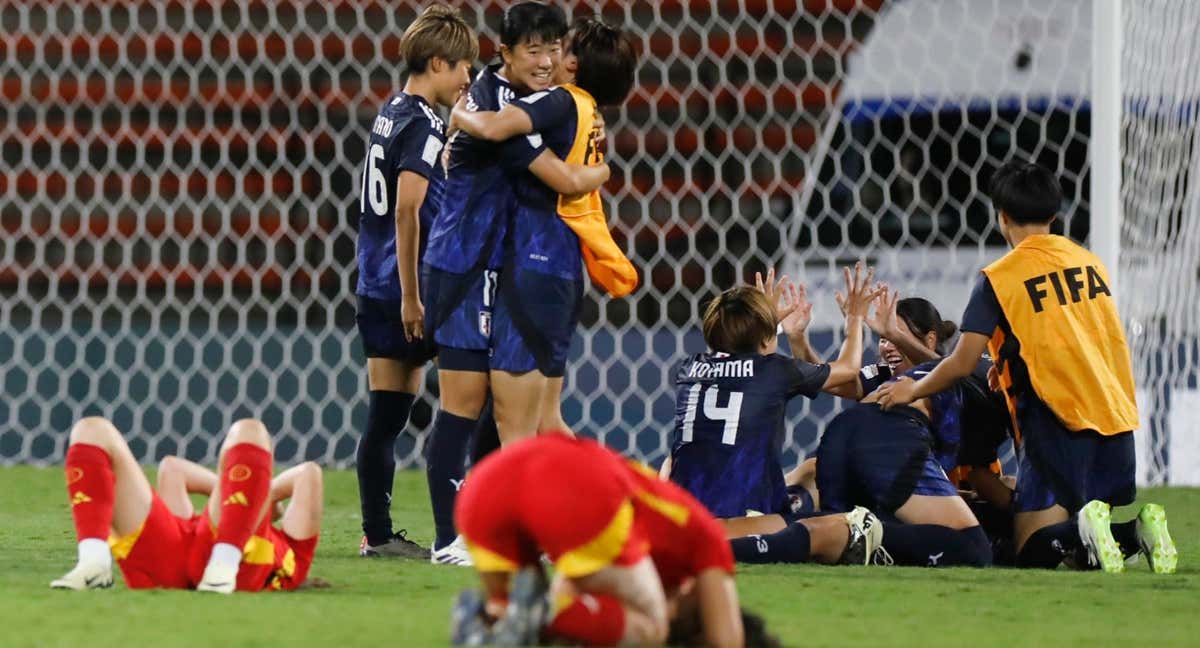 Las jugadoras de Japón celebrando el pase a las semifinales del Mundial.