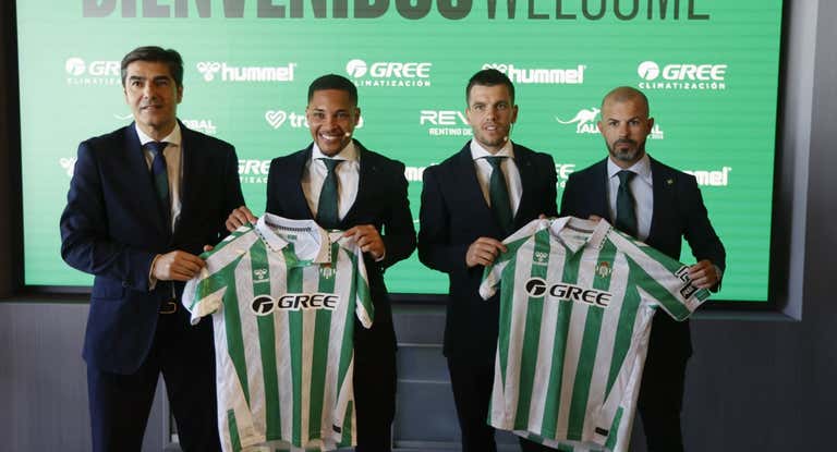 Ángel Haro y Manu Fajardo acompañan a Vítor Roque y Lo Celso.