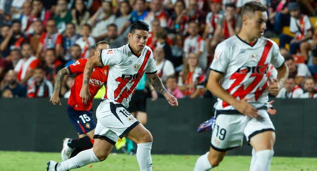 El debut de James Rodríguez se celebra con una épica remontada