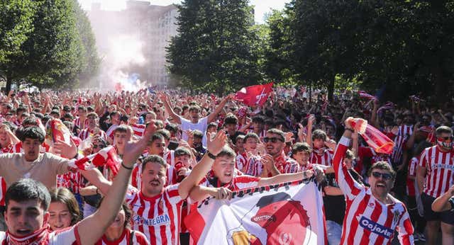 El Sporting identifica a la aficionada que profirió insultos racistas contra un jugador del Oviedo