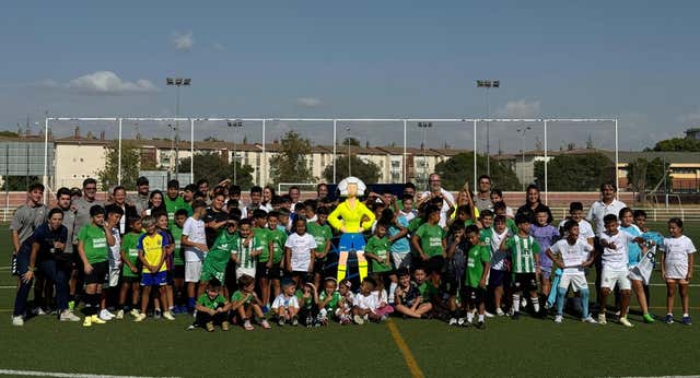 El WFS, apoyado en Betis y Sevilla, refuerza la figura de la mujer en los barrios con más necesidades