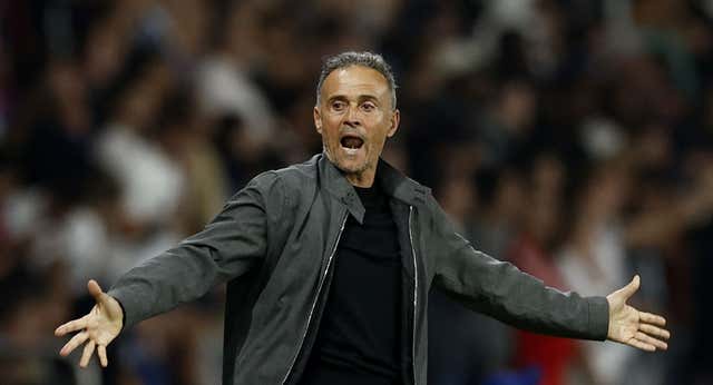 Luis Enrique respira tranquilo y se lo admite a Míchel Muñoz: «Esto ha sido peor que un parto»