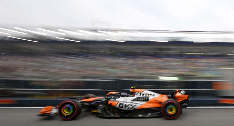 McLaren vuela en Singapur.