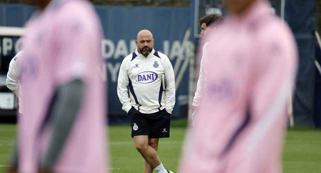 La lección de vida que une a Álvaro Benito con Manolo González en las entrañas del Bernabéu: “Sufrió, pero se volcó y aquí está”