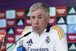 Ancelotti se moja: «Los futbolistas están dispuestos a bajarse el sueldo a cambio de jugar menos partidos»