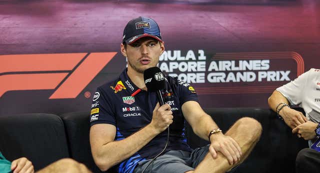 La FIA castiga con trabajos comunitarios a Verstappen por decir un taco: “No somos raperos”