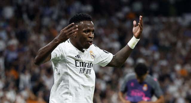 Vinicius recupera la samba para rescatar al Real Madrid y golpear a un combativo Espanyol