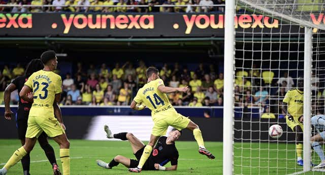 El Barça da un aviso al Villarreal: sin defensa no llegará a Champions