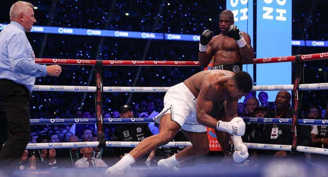 Dubois derrota por KO a Joshua y retiene el título del peso pesado